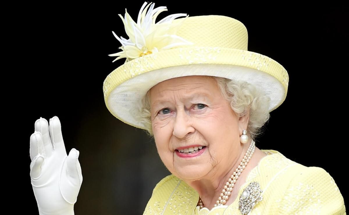 El palacio de Buckingham publica fotografías de la reina Isabel ll por su cumpleaños 94