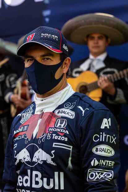 Así es el traje de mariachi que usará "Checo" Pérez en el Gran Premio de México