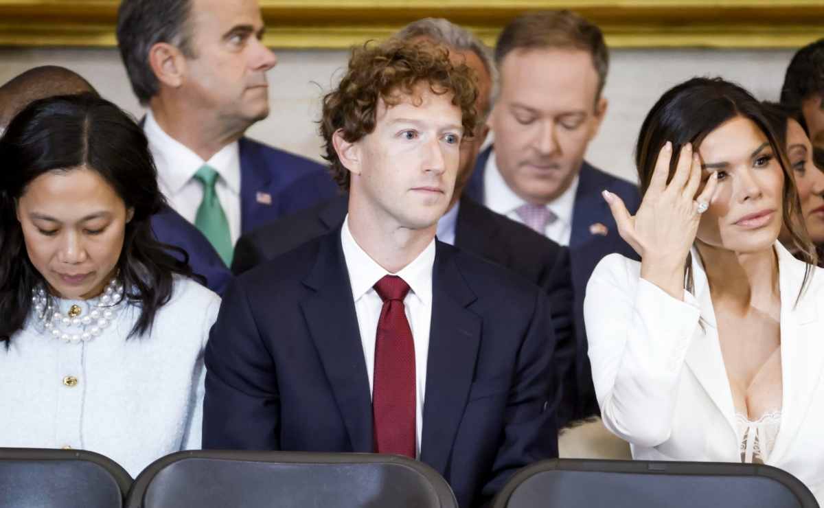 Mark Zuckerberg. y a su lado, Lauren Sánchez, novia de Jeff Bezos / Foto: EFE