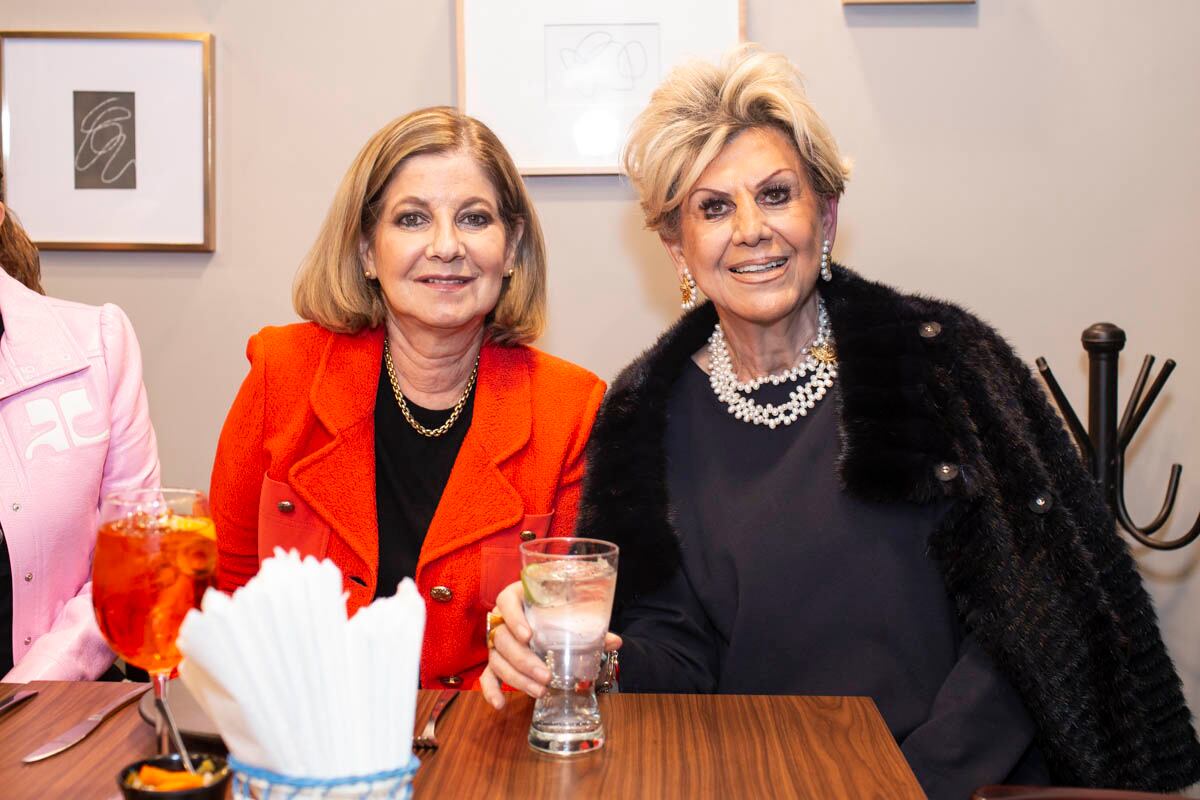 Pilar Estandia y Patricia Patjane de Marbez. Foto: Esteban Torreblanca
