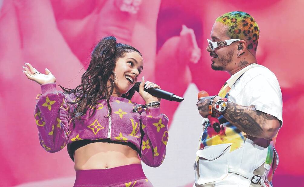 Christian Nodal le copia a J Balvin y aparece con look 'flower power'