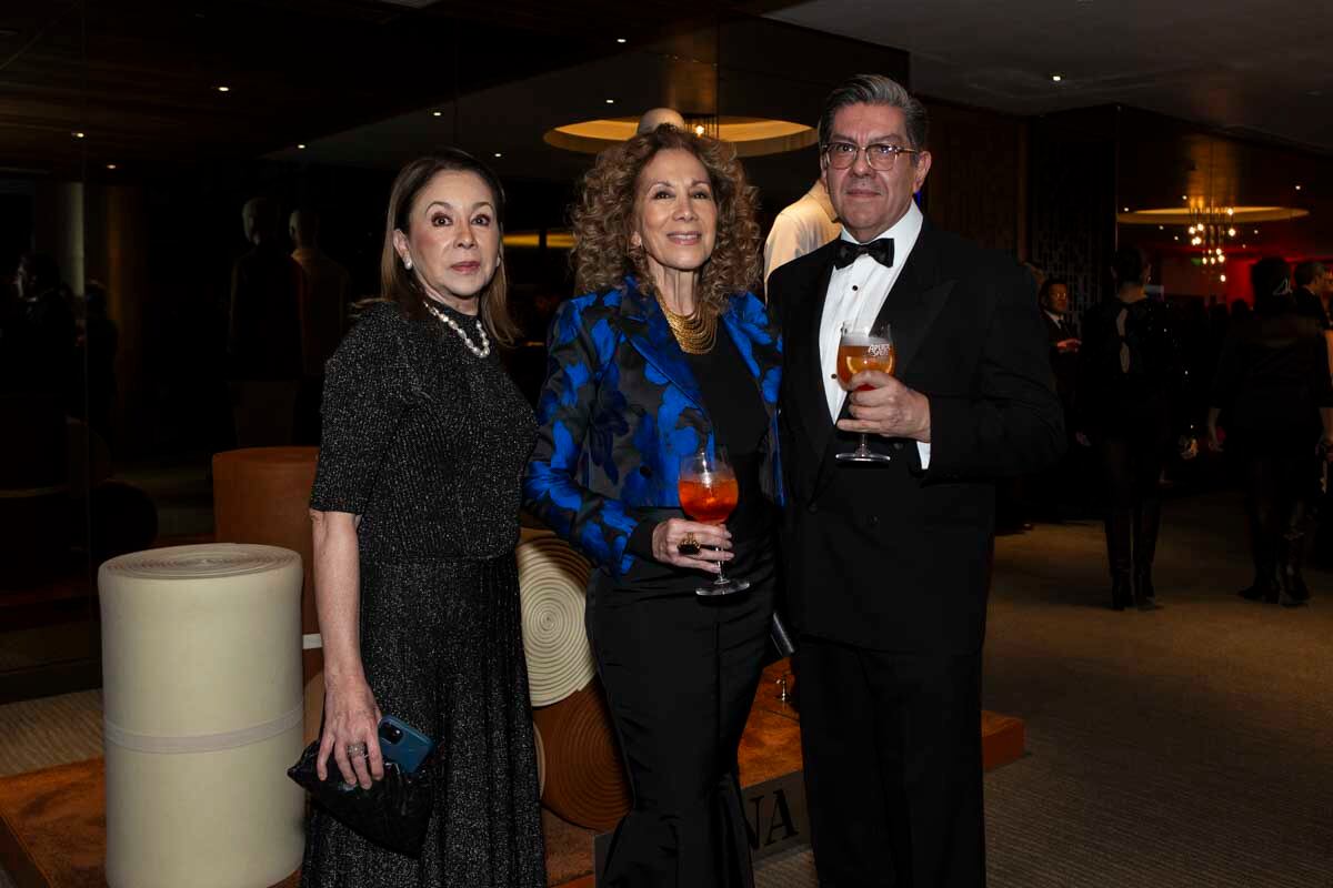 Maru Paganoni, Beatriz Calles y Germán Camargo. (Foto: Esteban Torreblanca)