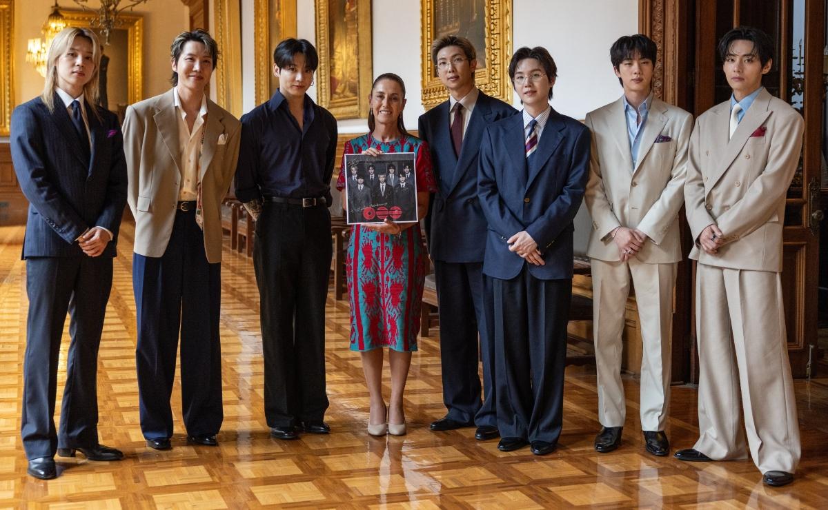 Las mejores fotos del encuentro de Claudia Sheinbaum y BTS en Palacio Nacional