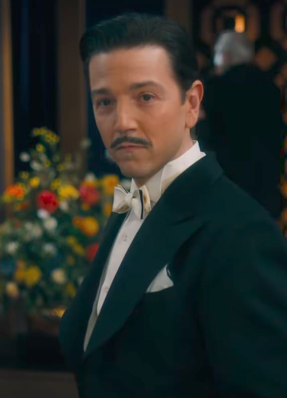 Diego Luna en 'Kiss of The Spider Woman' / Foto: Especial @jlo