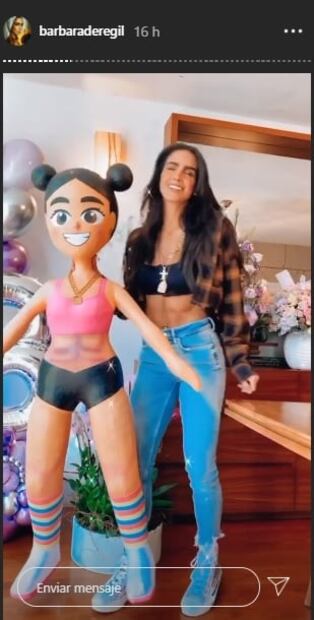Bárbara de Regil celebra su cumpleaños con una piñata inspirada en ella