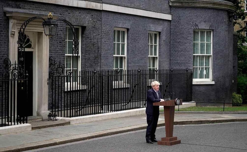 Boris Johnson dimite como primer ministro británico