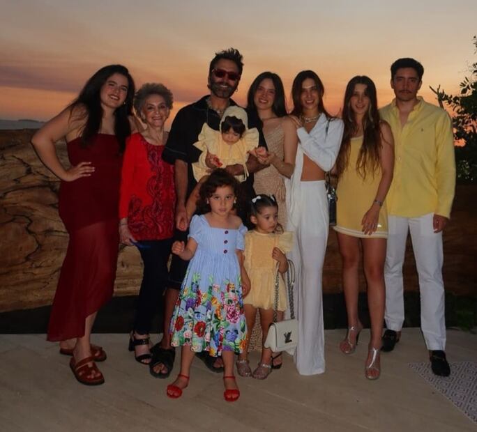 Alejandro Fernández y su familia / Foto: Instagram