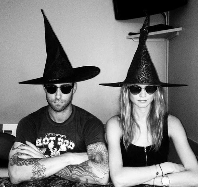 El álbum familiar de Adam Levine y Behati Prinsloo 