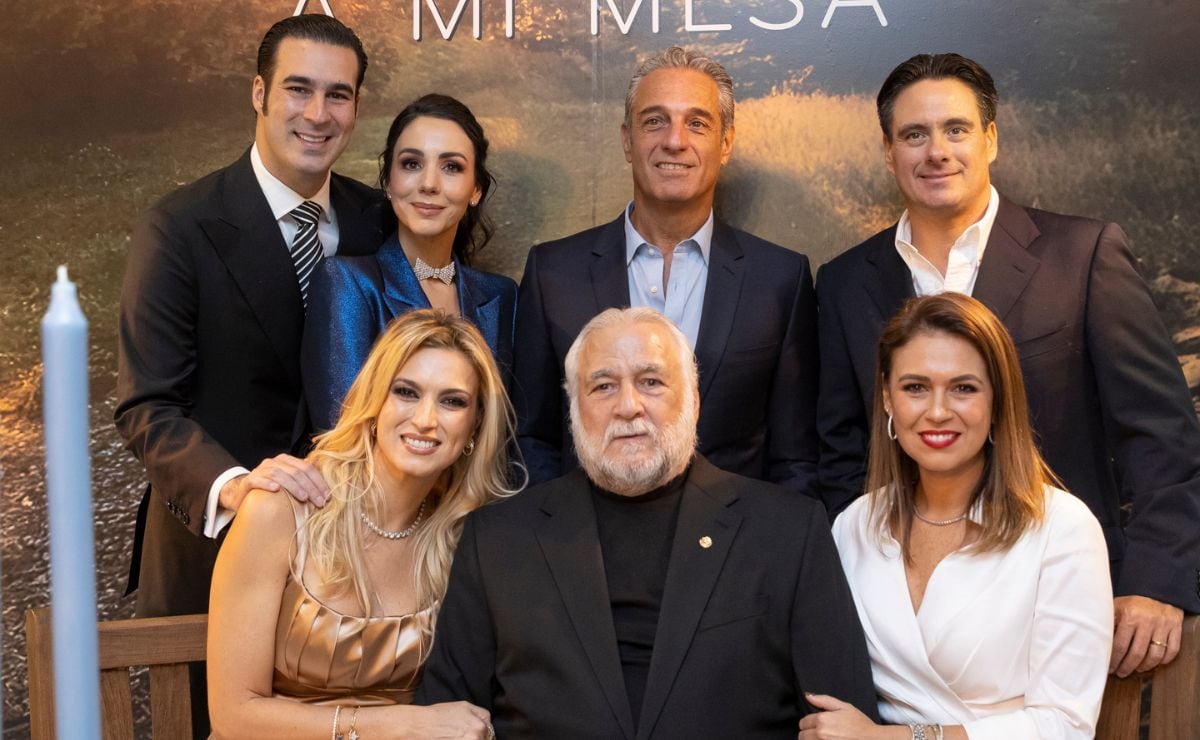 Miguel Torruco Garza, Chantal Torres, Carlos Slim Domit, Christian O'Farril, María Elena, Miguel Torruco Marqués, Gloria Torruco Garza / Foto: Cortesía