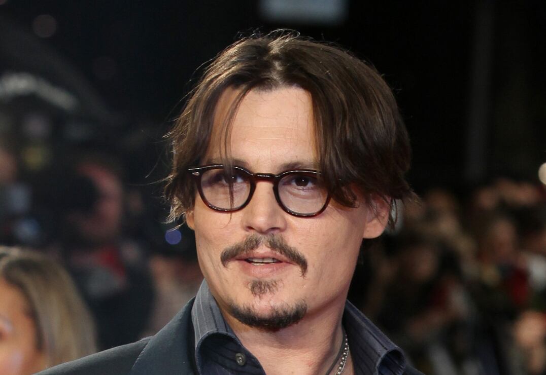 La controvertida participación de Johnny Depp en el desfile de lencería de Rihanna