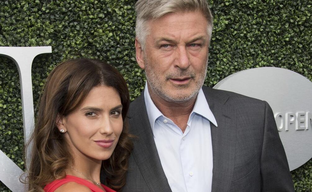Alec Baldwin y su esposa Hilaria están en espera de su hijo 7