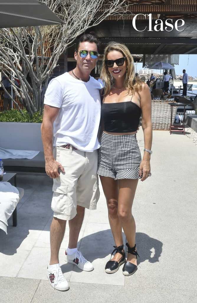 Letty Coppel, hermana de Bárbara Coppel, en la pool party del Abierto de Tenis de los Cabos 