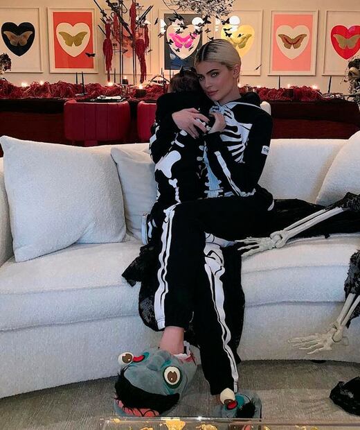 Las pantuflas de Kylie Jenner y Sophie Turner con las que sí saldrías a la calle