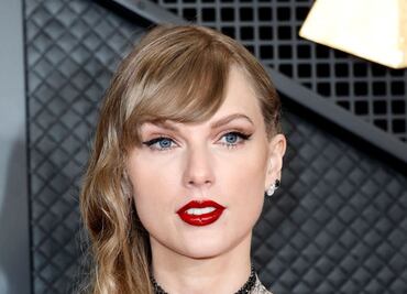 Taylor Swift, una auténtica visión con vestido de Schiaparelli en los Grammy 2024