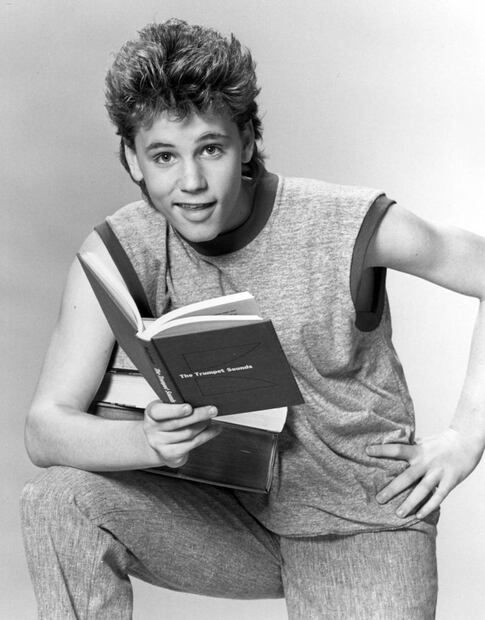 Charlie Sheen niega acusaciones de abuso sexual contra Corey Haim