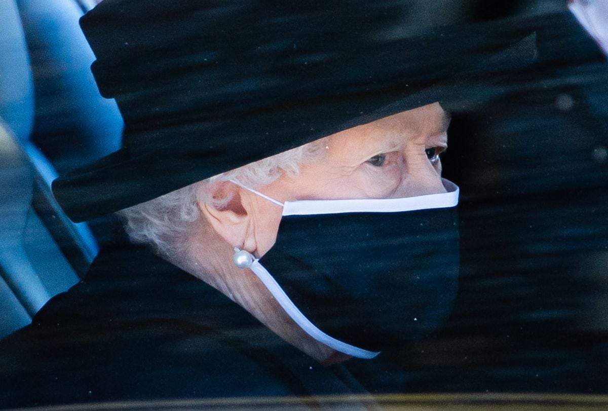 Las fotos de la reina Isabel II en el funeral de su esposo que rompen el corazón