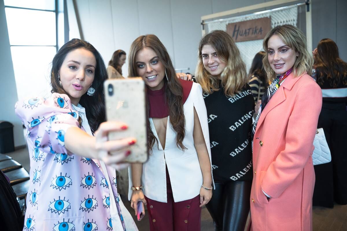 Michelle Sandler reúne a amigas como Chantal Torres y Sira Pevida en la venta de Huatika