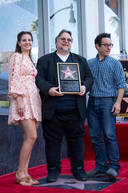 Guillermo del Toro devela su estrella en el Paseo de la Fama de Hollywood