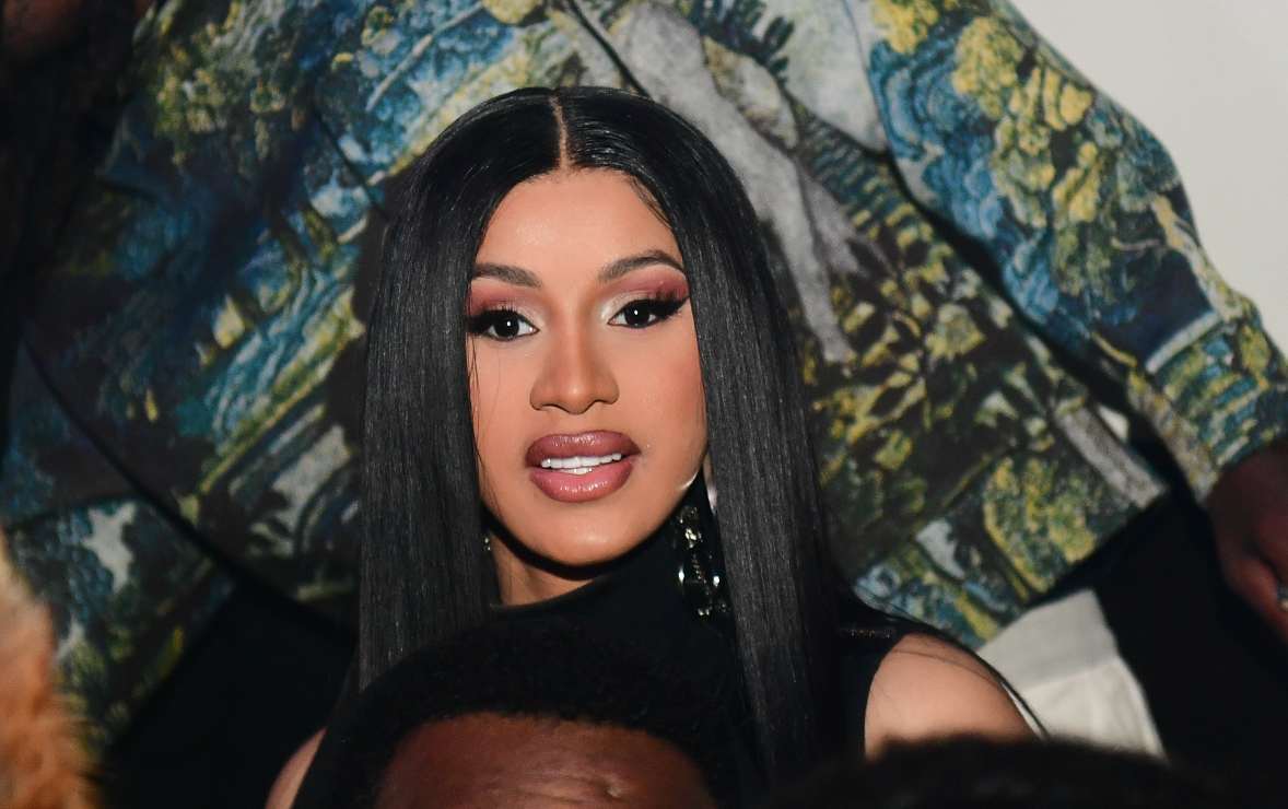 Cardi B es la nueva cara de Balenciaga
