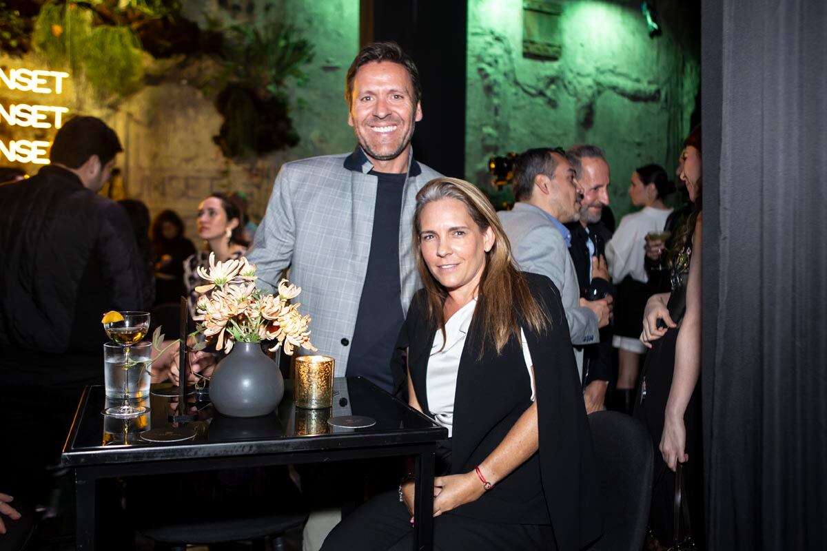 Julio Larragay y Aline Ortiz de Zarate . (Foto: Esteban Torreblanca para VIP)