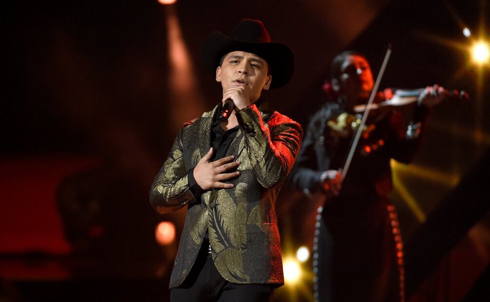 Christian Nodal rompe récord mundial en el Hot Latin Songs de Billboard