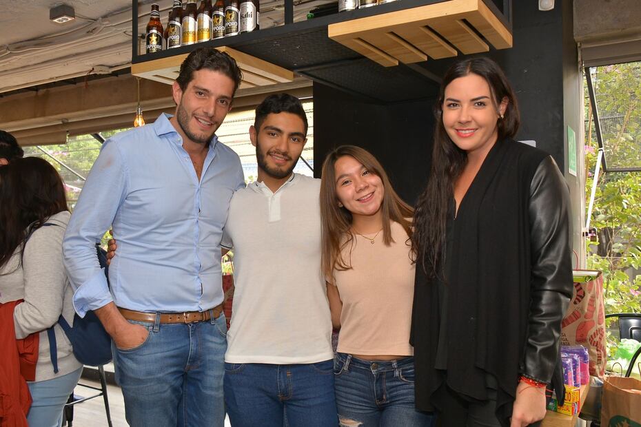 Kitzia Mitre, Roby Checa y Columba Díaz hacen obra benéfica 