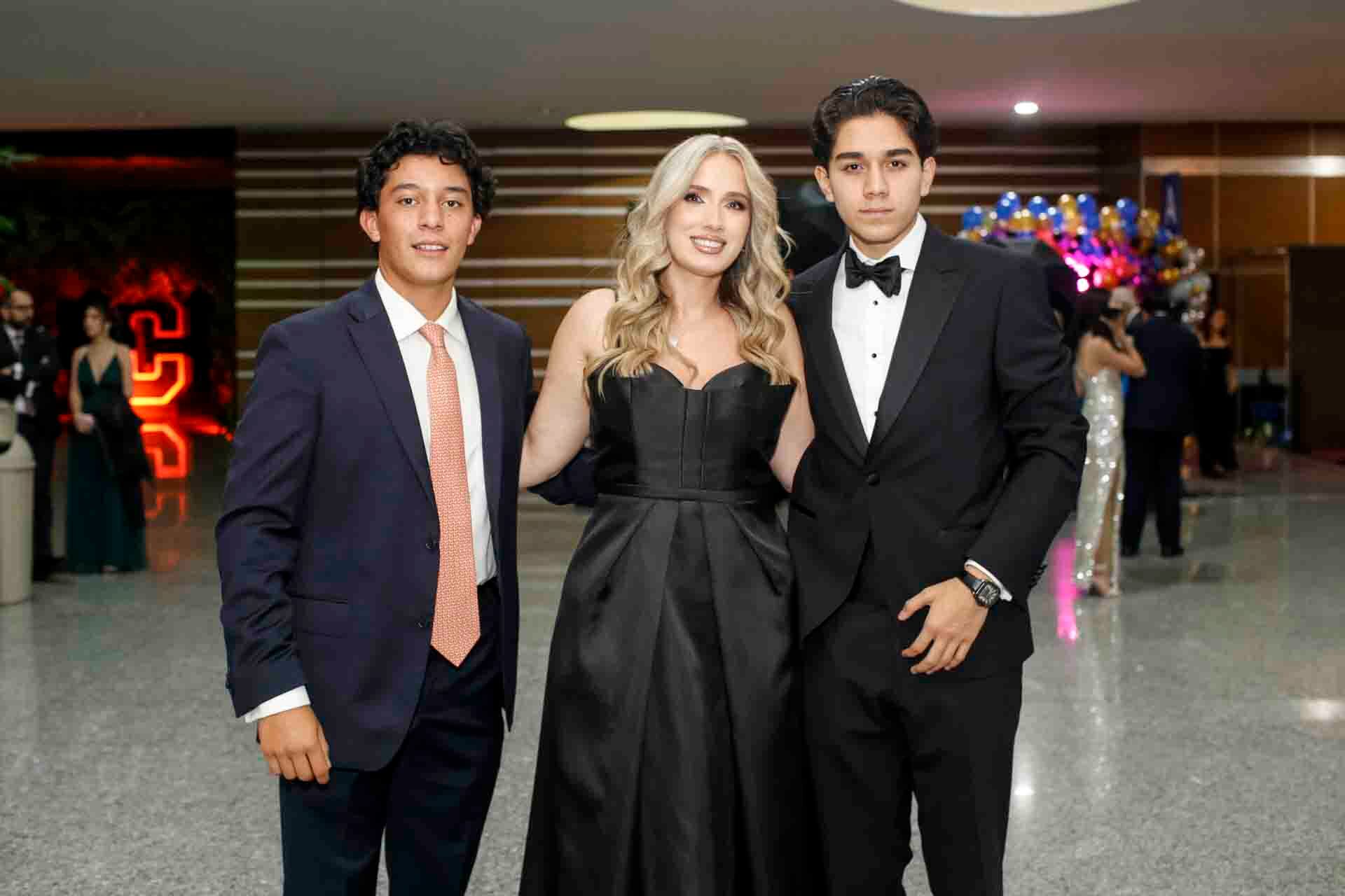 Juan Francisco Muñoz, Ana María Solís y Ángel Navarrete. (Foto: Esteban Torreblanca)
