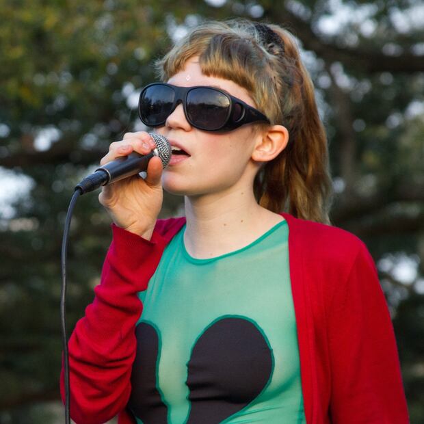 ¿Quién es Grimes, la novia de Elon Musk, el hombre más rico del mundo?
