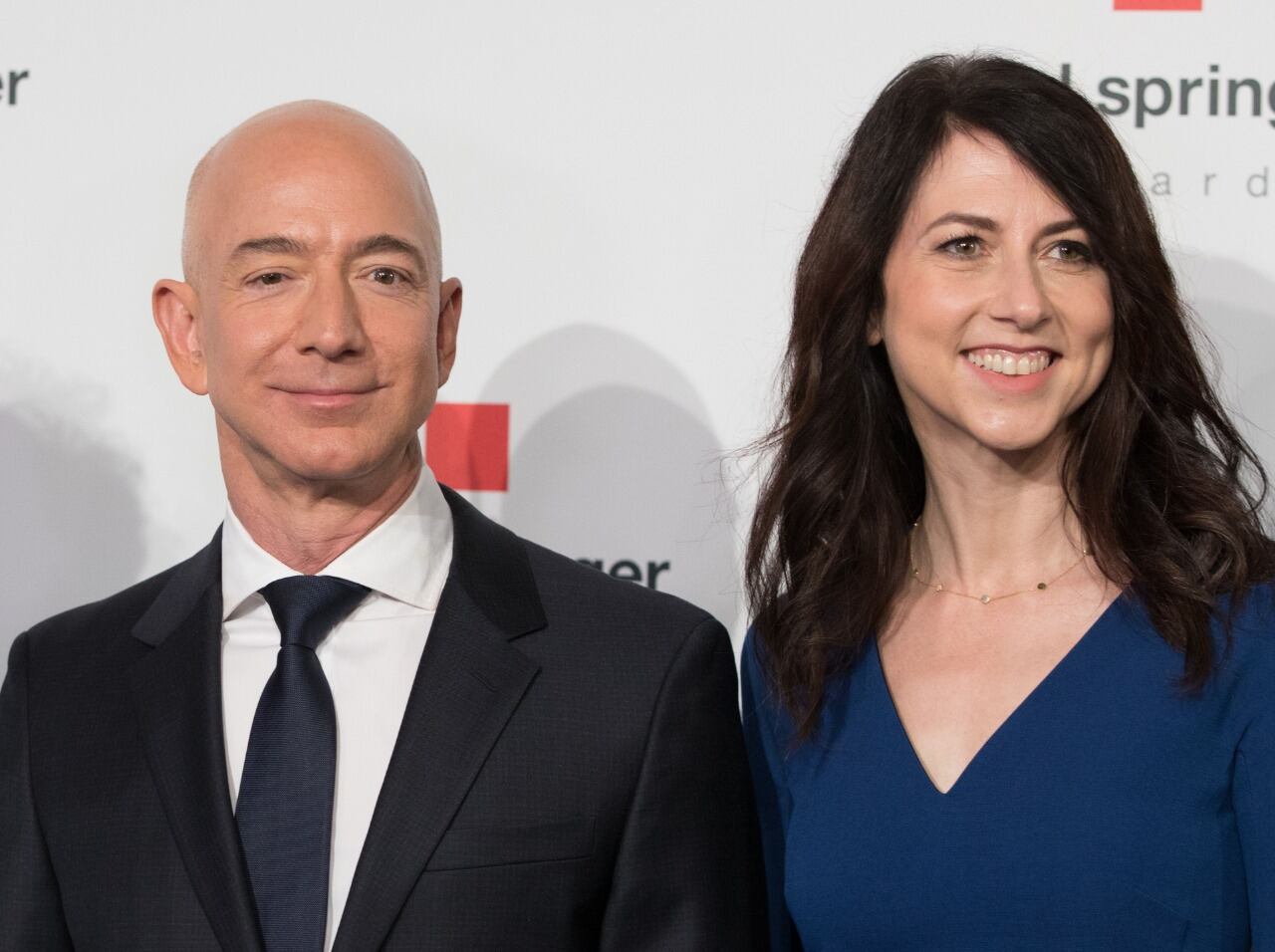 Ella será la mujer más rica del mundo, tras divorciarse del dueño de Amazon