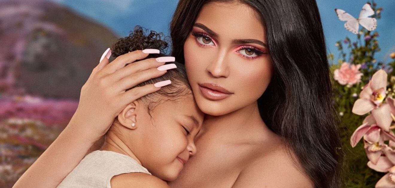 Kylie Jenner y Travis Scott celebran el cumpleaños número 2 de Stormi, en Disney
