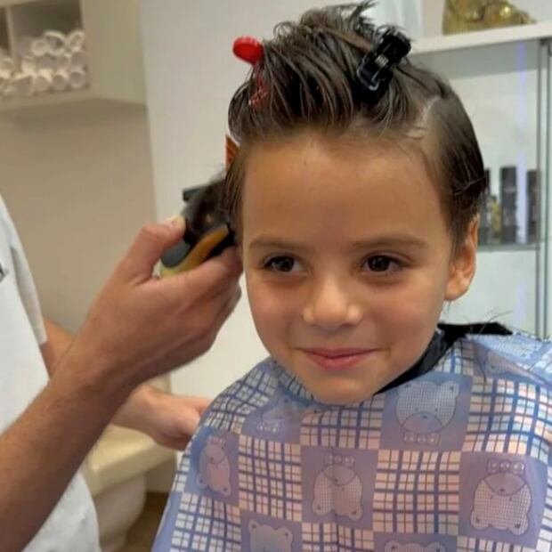 El nuevo look de Santi, el hijo de Eva Longoria y Pepe Bastón / Foto; Instagram
