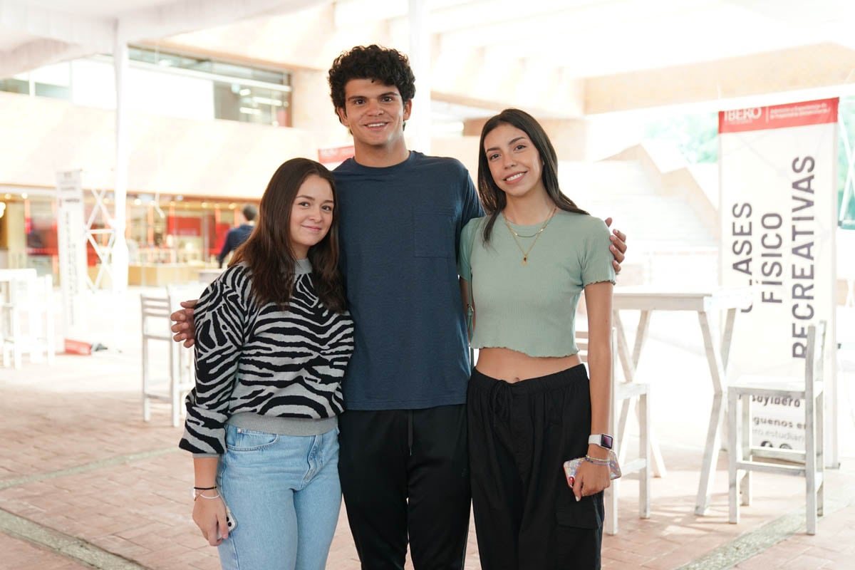 Danna Mollinedo, Frederico Beling e Isabella Díaz. (Foto: Héptor Arjona para VIP)