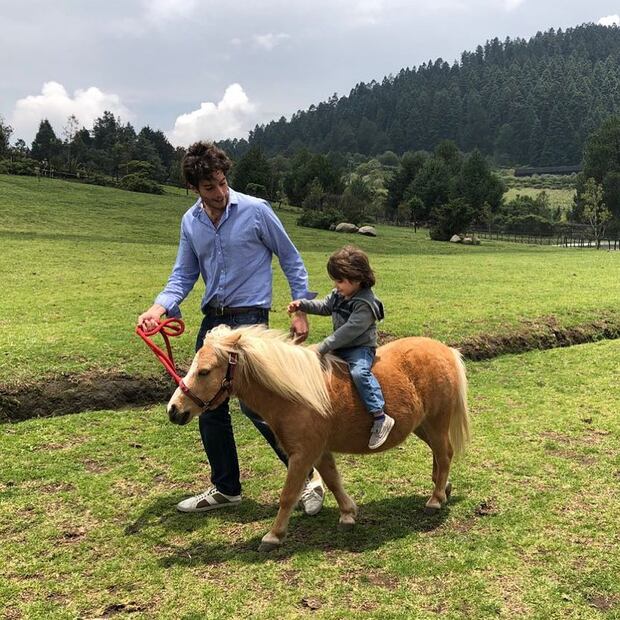 Foto: Roby Checa, de Made in Mexico, junto a su hijo Patricio