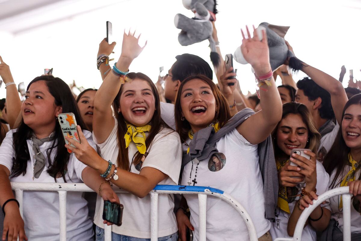 Ashley Romero y Fernanda Hernández.  (Foto: Esteban Torreblanca)