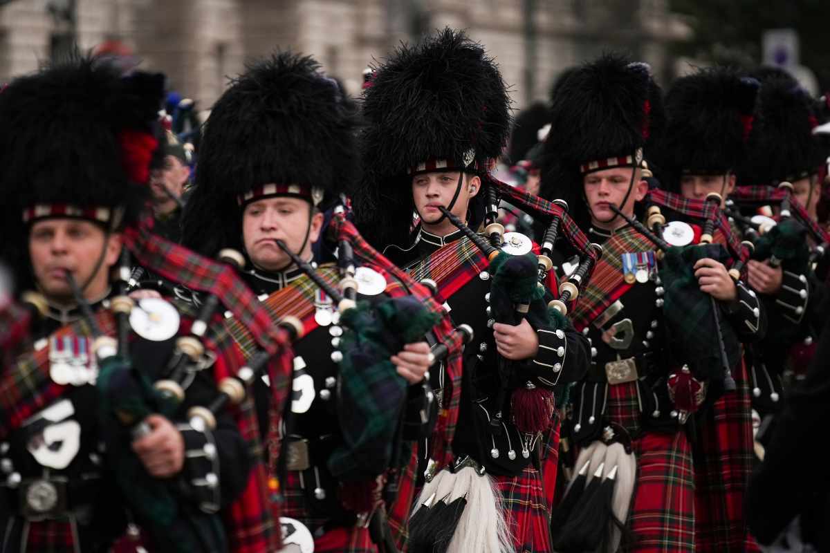 Los fascinantes códigos del luto de la familia real de Inglaterra