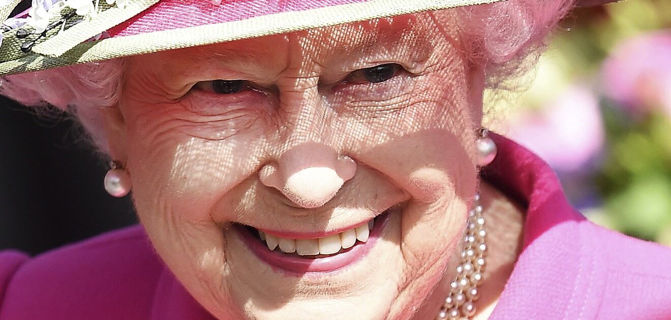 <p>La reina Isabel II superó el récord de la reina Victoria, que estuvo en el trono por 63 años. <strong>(Fotos: Archivo El Universal)</strong></p>