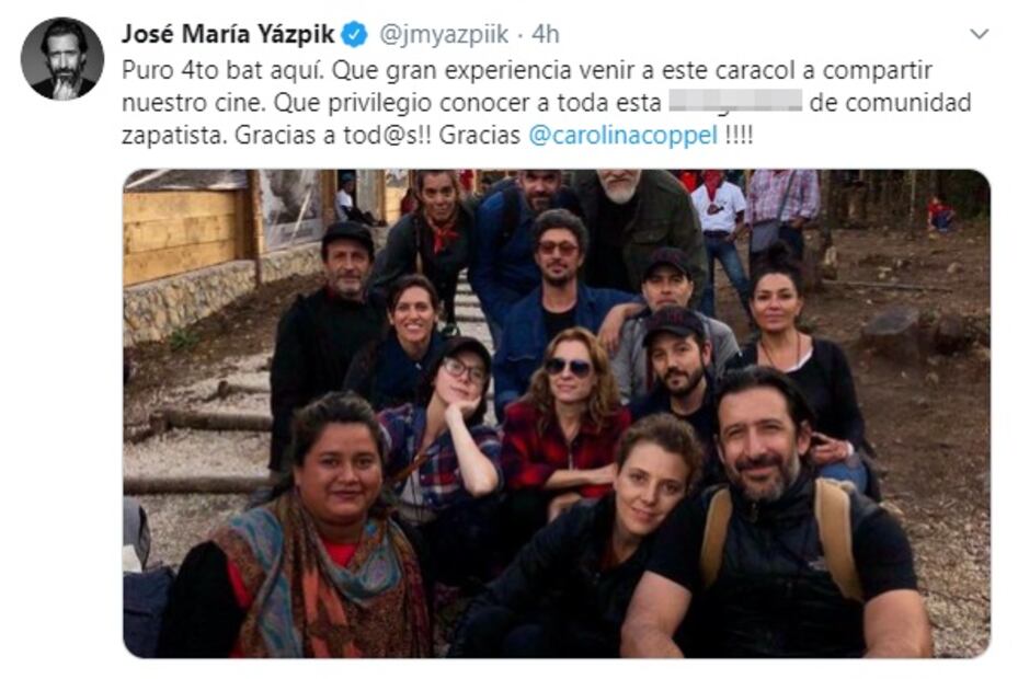 Marina de Tavira y Diego Luna posan juntos en el Festival de Cine Zapatista 