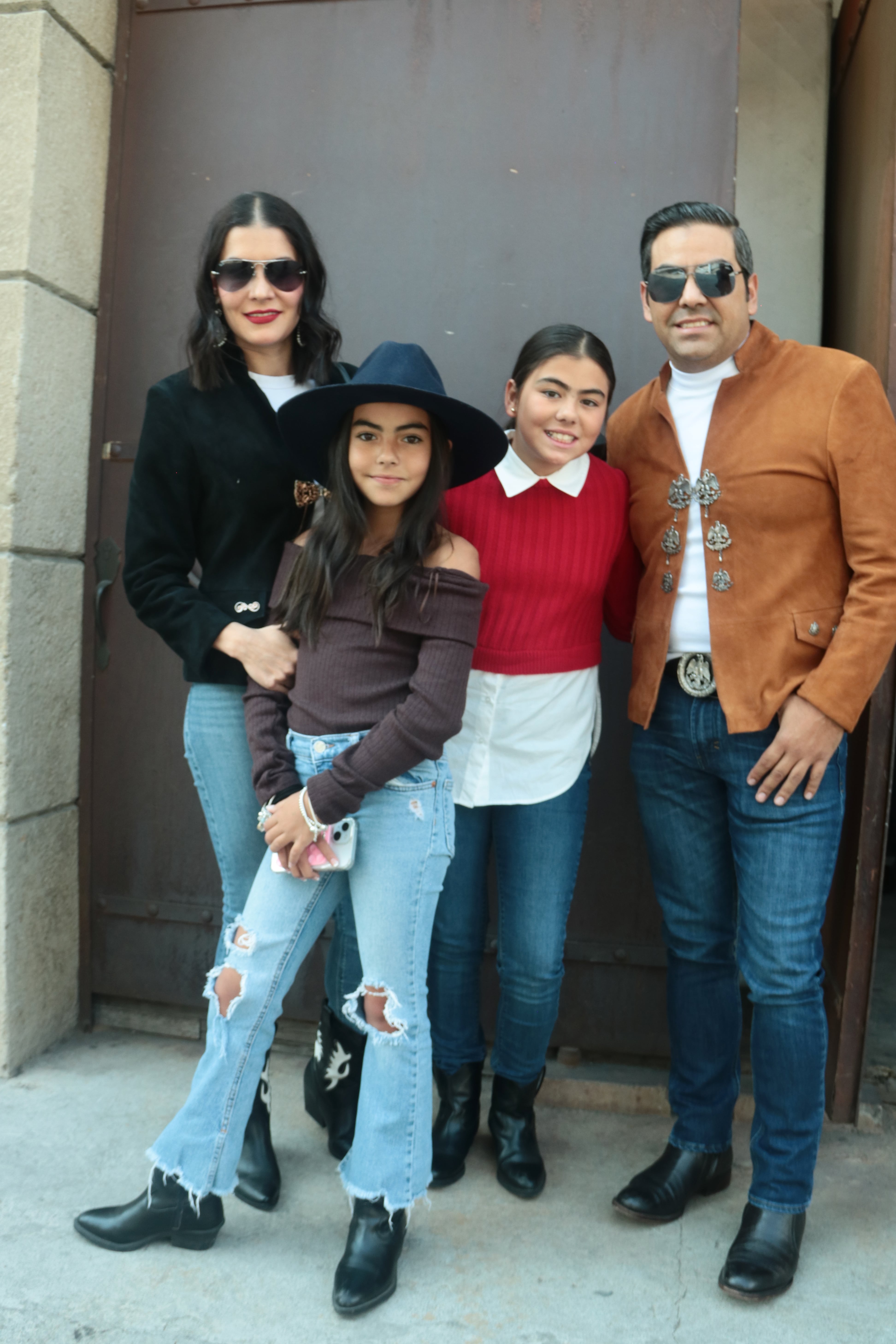 Miriam Hernández con Alejandra, Valentina y Alejandro Goñi. (Foto: Ricardo Hernández)