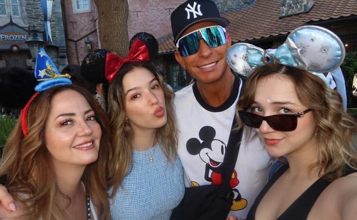 Andrea Legarreta, Mía, Erik y Nina Rubín / Foto: Instagram - @ninarubinl