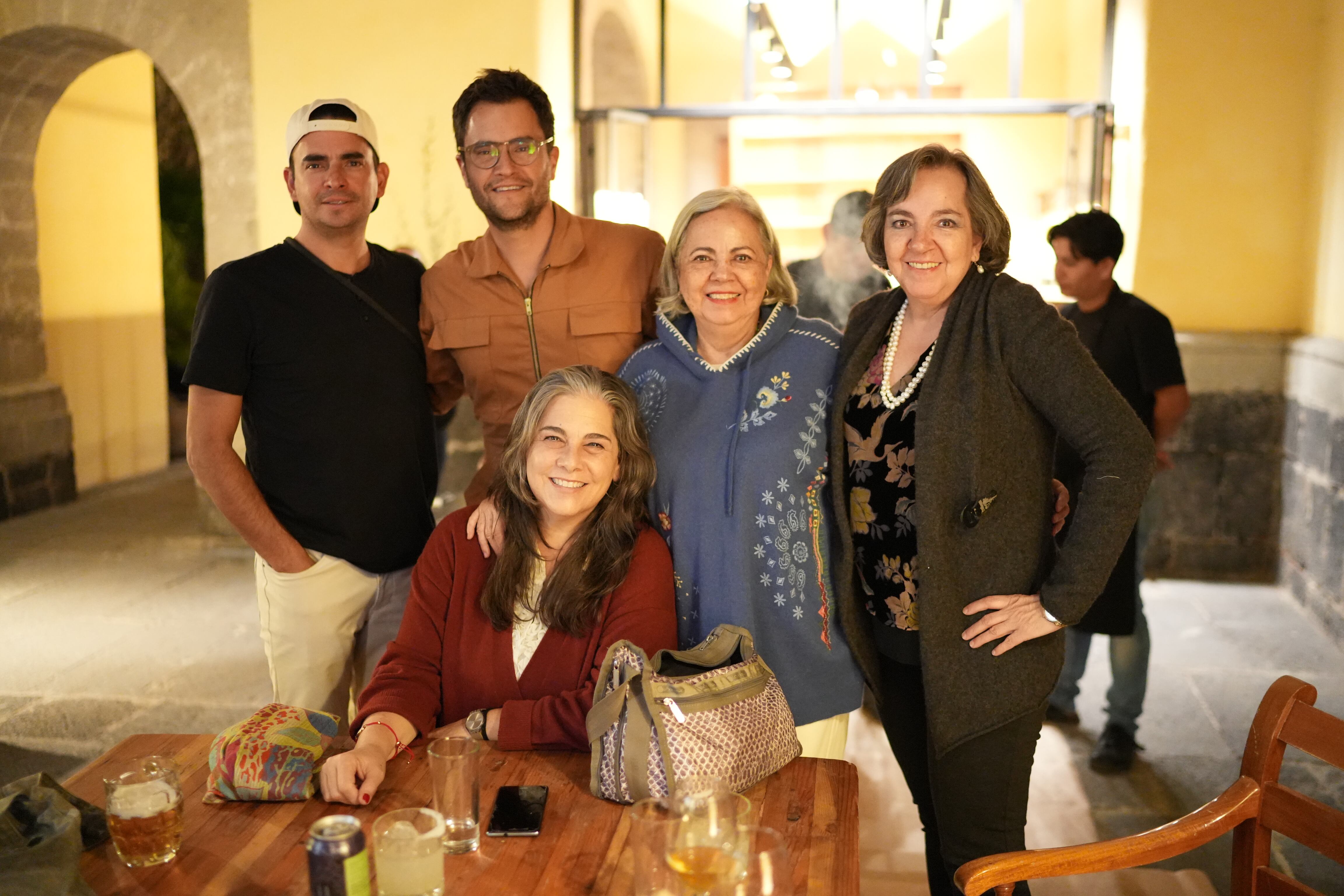 Rafa Rivero, Gerry Rivero, Elizabeth Galván, Maru Rivero y Enriqueta Valencia. (Foto: Héptor Arjona)