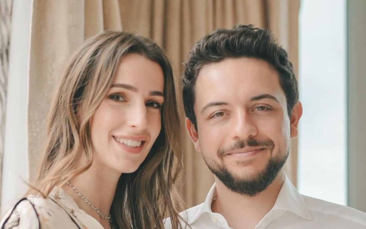 El príncipe Hussein y Rajwa de Jordania en la dulce espera de su primer bebé, confirman embarazo