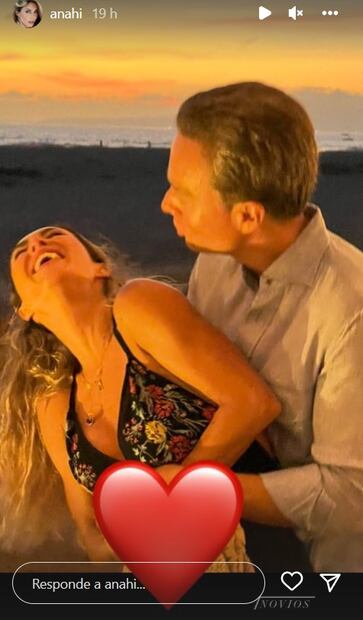 Anahí presume sexy bikini y abdomen de infarto a los 39 años  