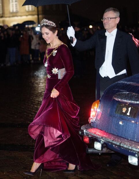 La princesa Mary llegando al castillo de Amalienborg en Copenhague para disfrutar del banquete de Año Nuevo / EFE