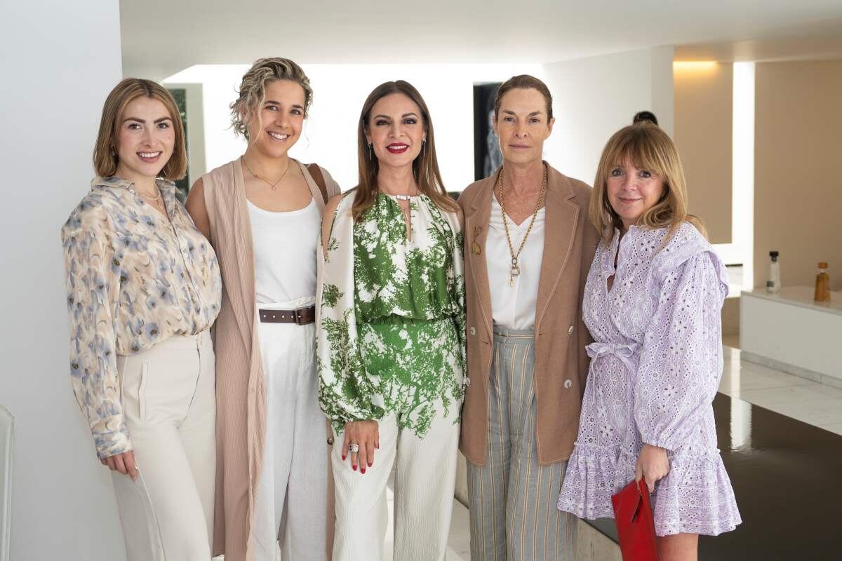 Mónica Wahl, Natalie Alarcón, Jamehel Guerra, Ana Aragones y Paola Portela. (Foto: Héptor Arjona)