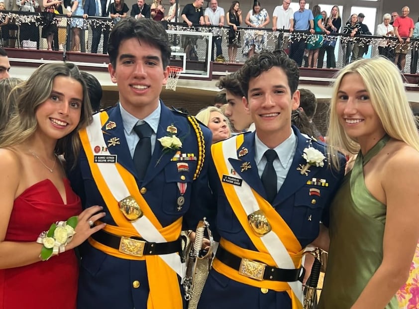 Roberto Palazuelos Jr. en su graduación / Instagram