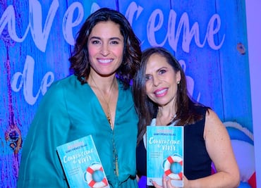 Gaby Pérez Islas presenta su primera novela "Convénceme de vivir"