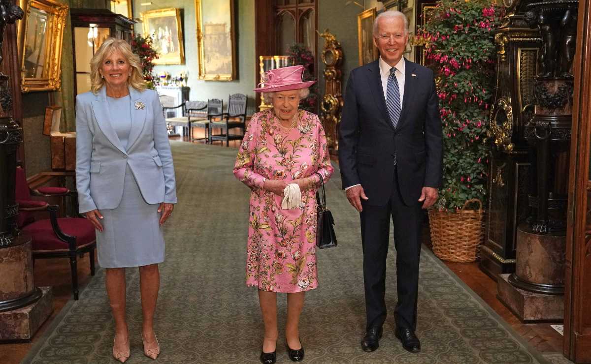 Isabel II recibe a Jill y Joe Biden en el castillo de Windsor