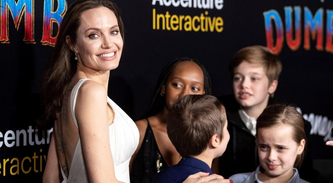 Angelina Jolie con sus hijos / EFE