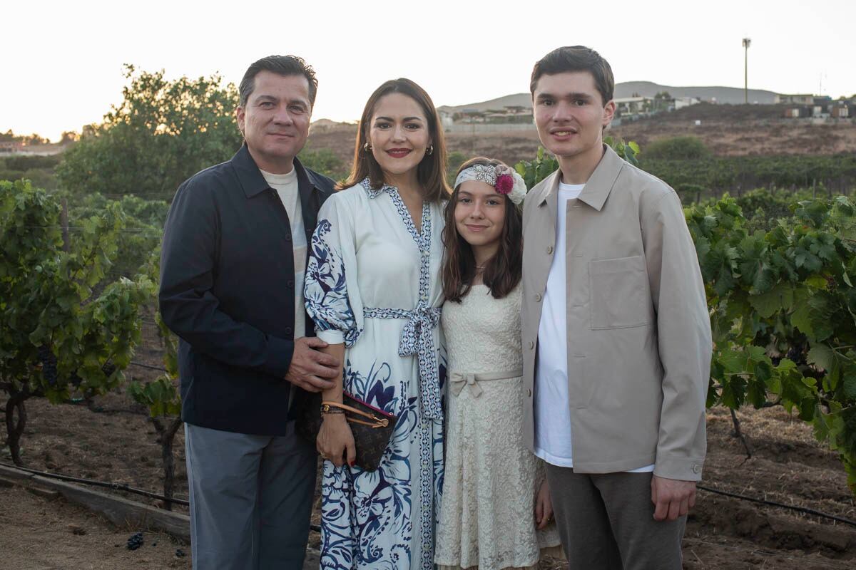 Rogelio, Bárbara, Romina y Rogelio Pérez Castro. (Foto: Esteban Torreblanca)
