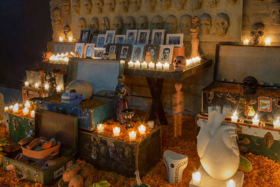 El altar de muertos de Adán Paredes: "Siento que no podríamos vivir sin rituales"